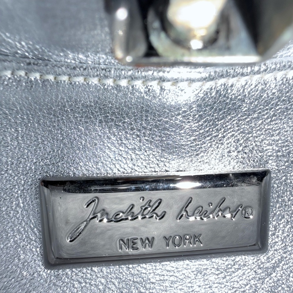 Judith Leiber Crystal Bow Minaudière NWT & Certificate - Picture 7 of 12